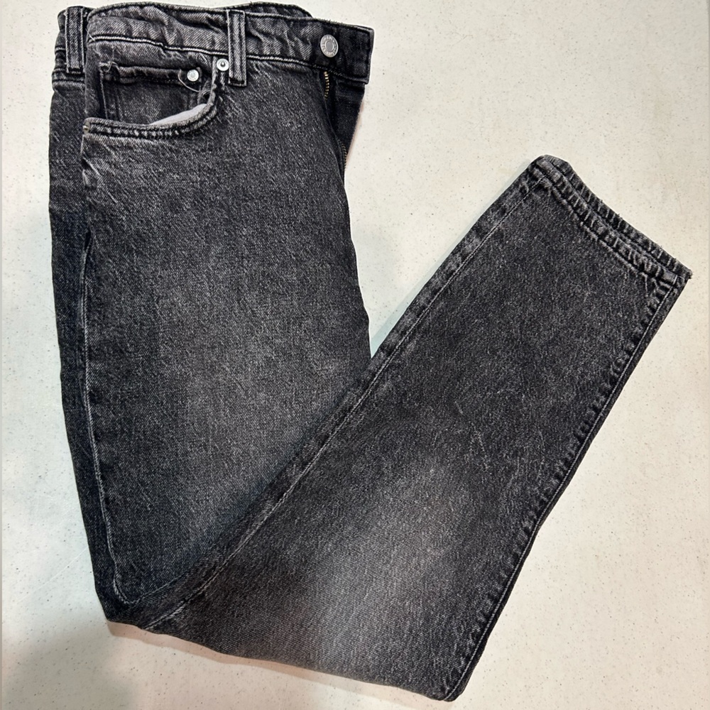 (8) H&M &Denim Black Straight Leg Mom Jeans